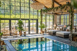 Room & Breakfast Weekend for 2 hos Fýri Resort